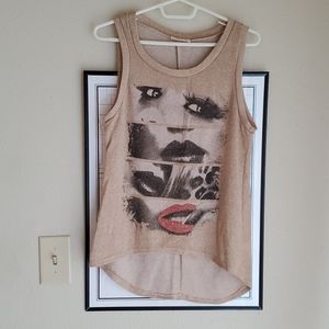 Lips tank
